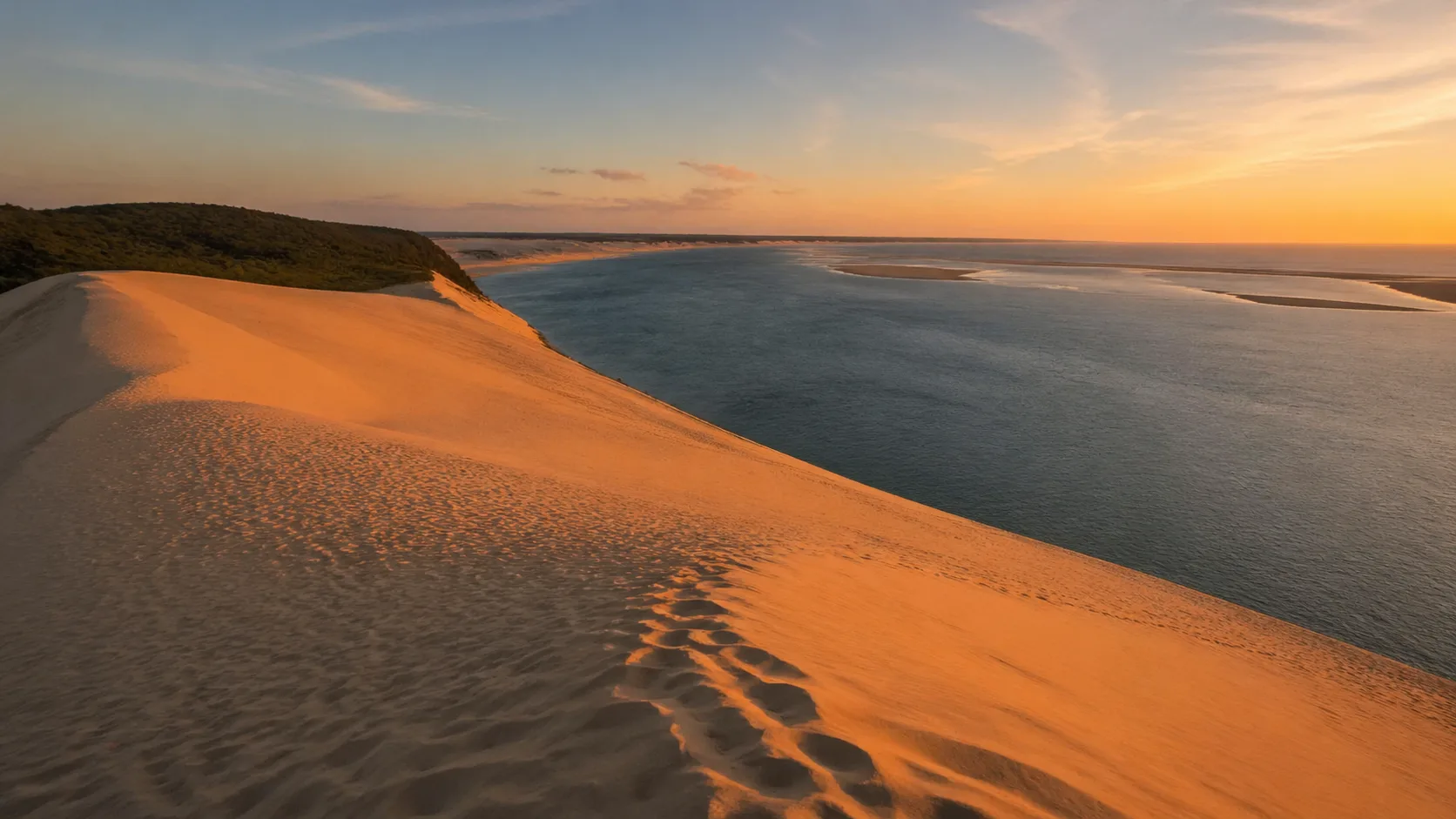 Dune du Pilat dominant le Bassin d'Arcachon