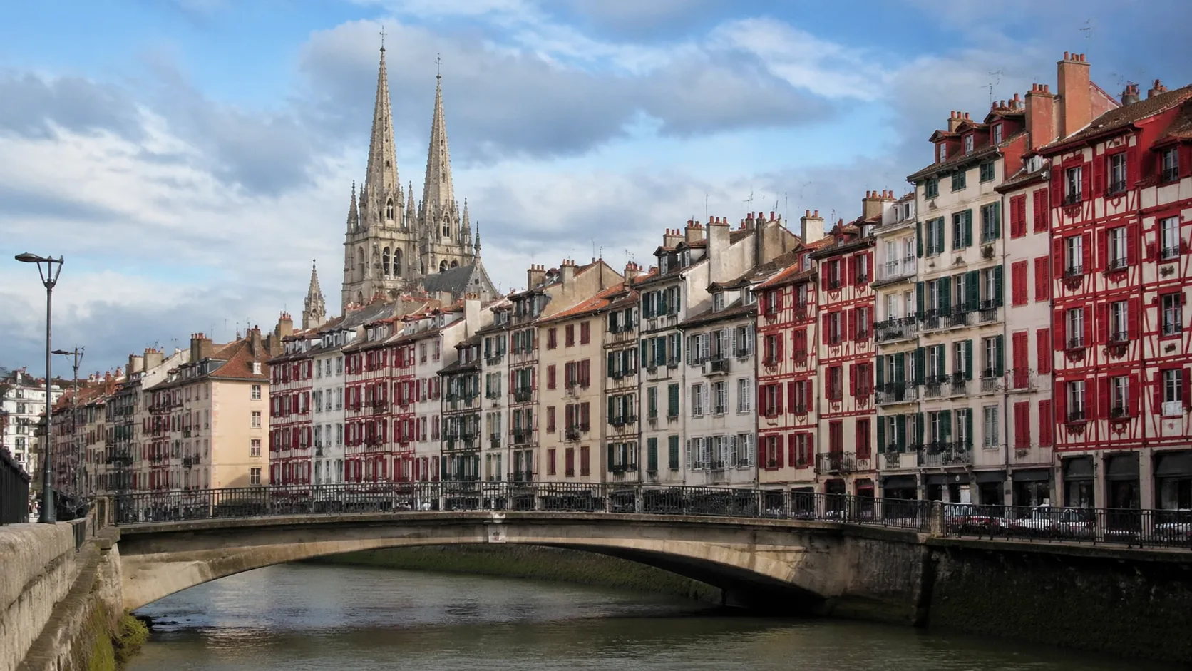 Vieille ville et cathédrale Sainte-Marie de Bayonne