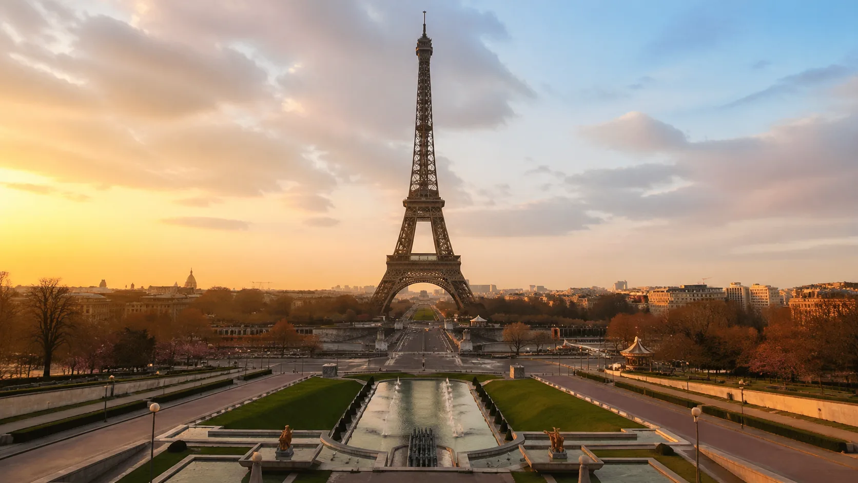 Tour Eiffel vue depuis le Trocadéro au coucher du soleil